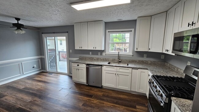 Photo - 20140 Daniels Cir