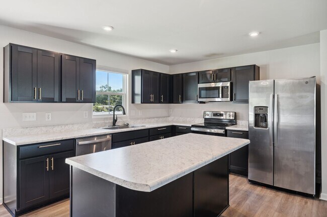 Photo - APPLICATIONS PENDING: Modern Comfort Meets...