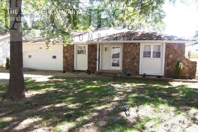 Photo - 830 E Rosebrier St House