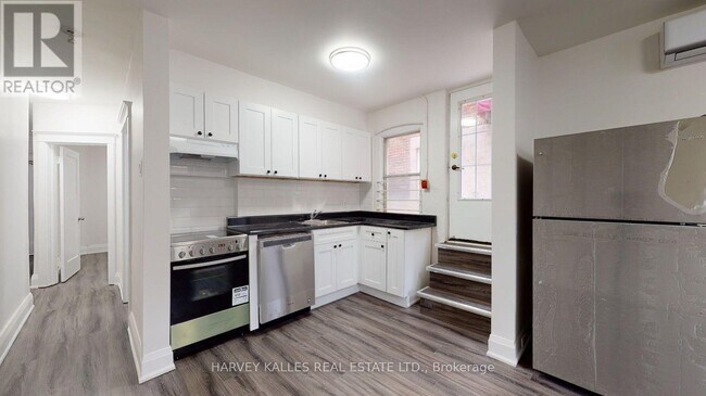 Photo - 1065 Bathurst St Unit 2