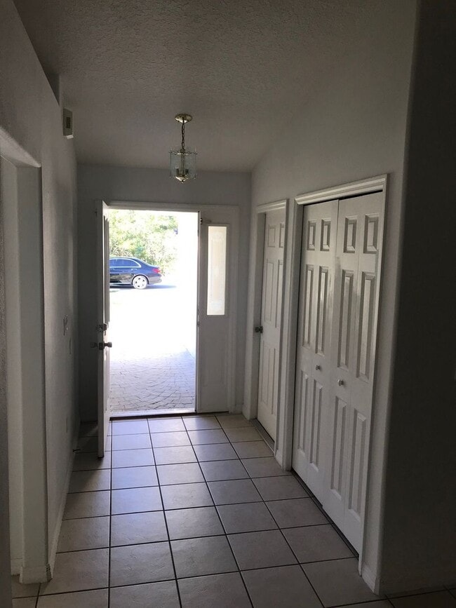 Photo - 9 Rainbow Ln Unit B