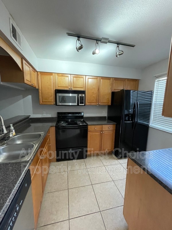 Photo - 10196 Sailwinds Blvd S Unidad 104