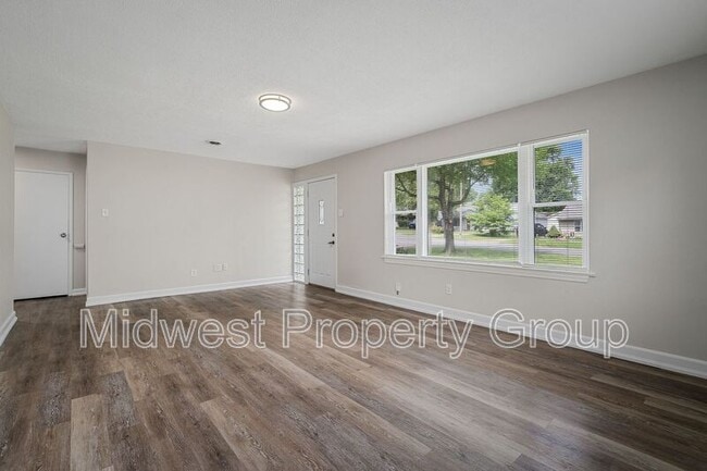 Photo - 7 St George Ct