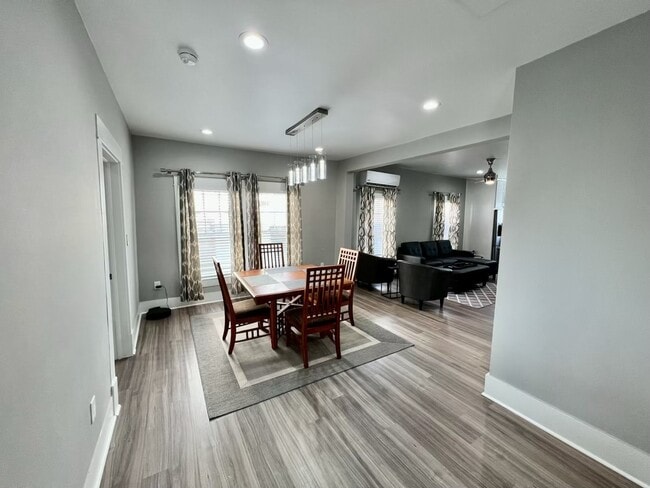 Photo - 1419 Broadway Avenue J