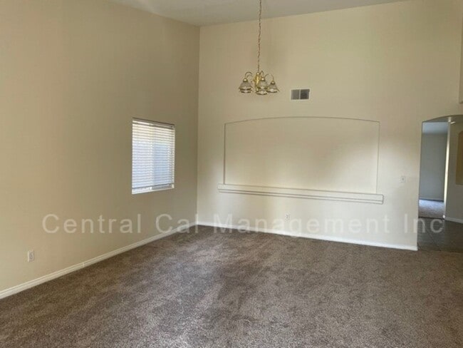 Photo - 5 Bedroom, 2 Bath Home in Desired Northwest - $2895 Per Month!