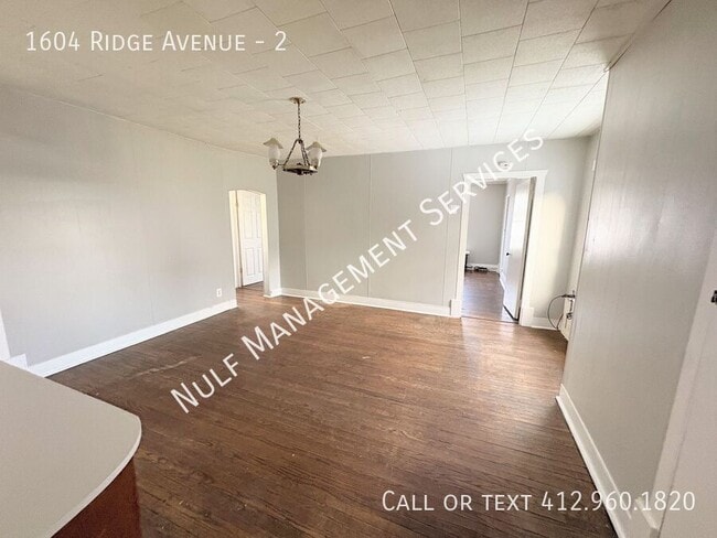 Building Photo - 1604 Ridge Ave Unit 2 Rental