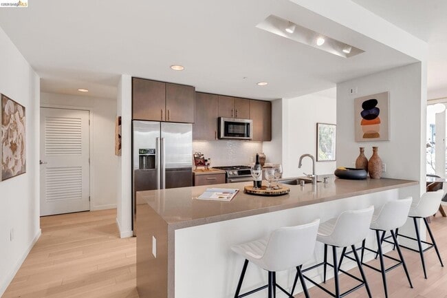 51 Innes Ct Unit 204
