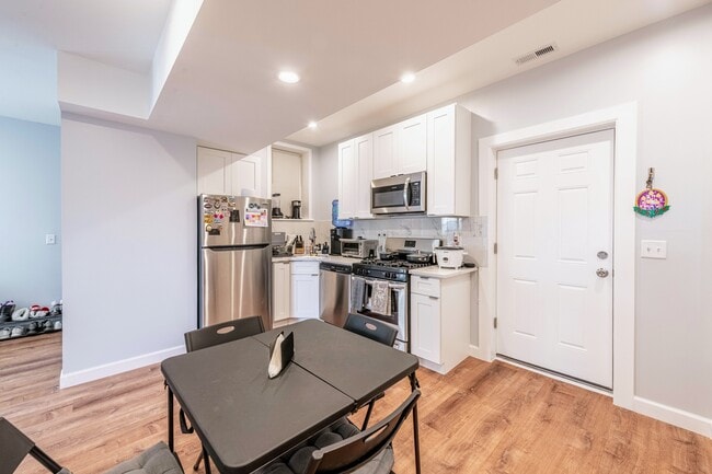Photo - 7331 N Honore St