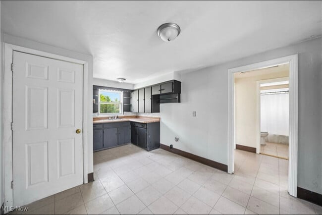 Photo - 1369 Adelaide Ave SE Unit 2