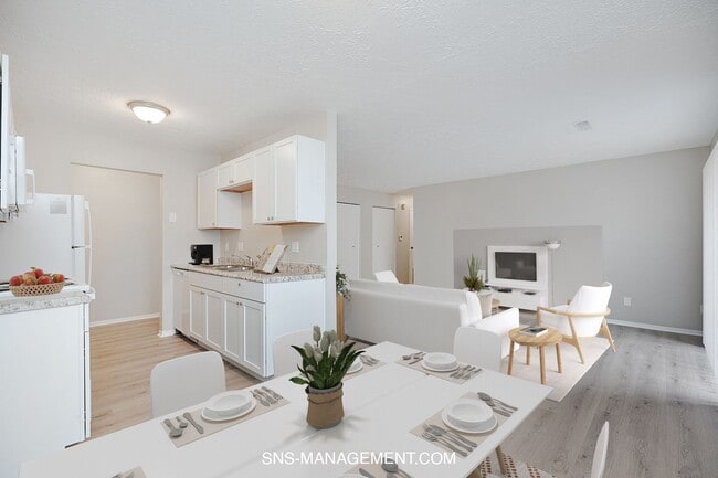 Photo - Savannah Heights Apartments