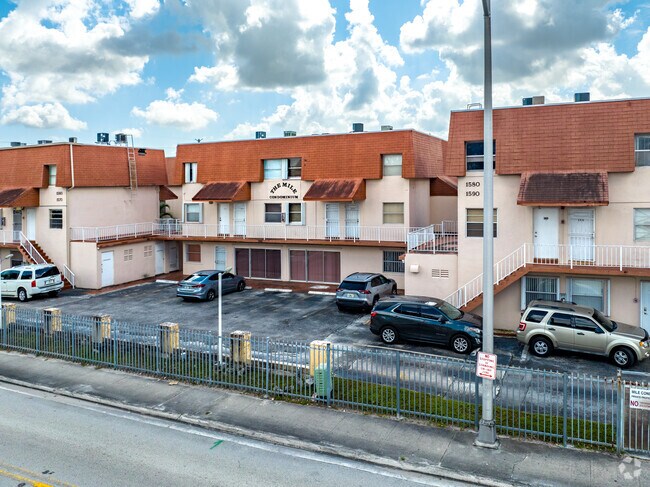 1590 W 46th St Hialeah, FL, 33012 - Mile Apartment Condos