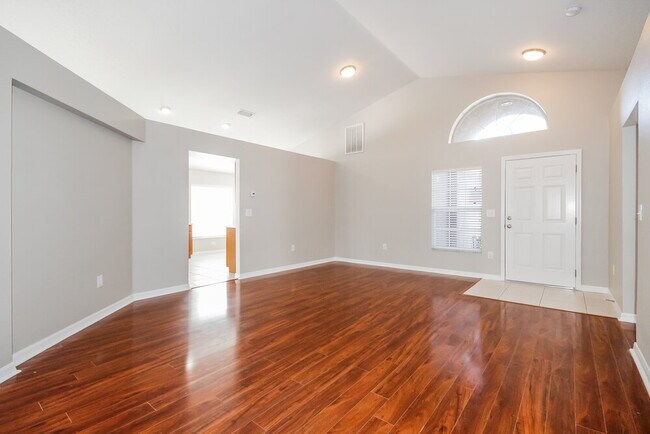 Photo - 905 15th St NE