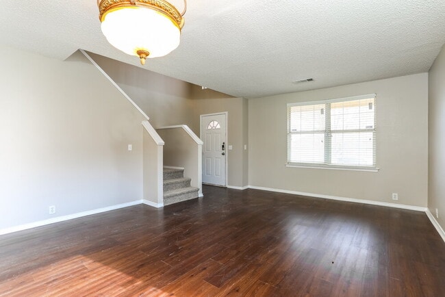 Photo - 1511 Columbia Dr