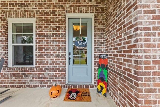 Photo - 802 Raihope Way