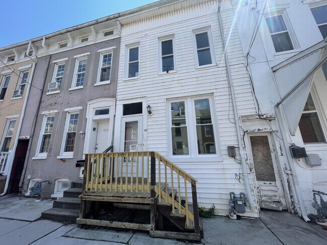 Photo - 426 E Walnut St House