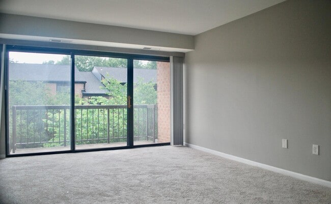 Photo - 9707 Kings Crown Ct Unit 201