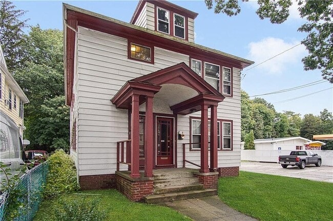Building Photo - 1012 Narragansett Blvd Rental