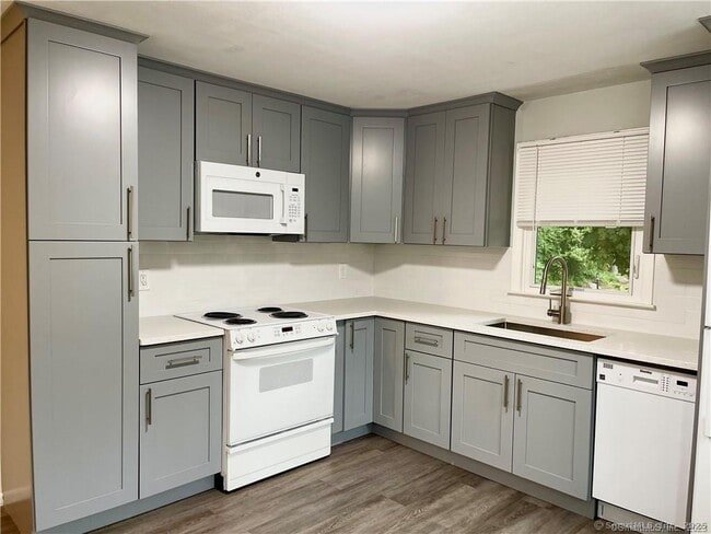 Photo - 145 Rooster River Blvd