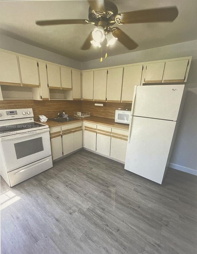 Photo - 2734 SW 30th Ct Unit 3