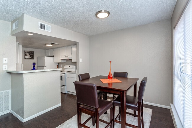 2 habitaciones, 1.5 baños, 991 pies cuadrados - Bella Vista Park