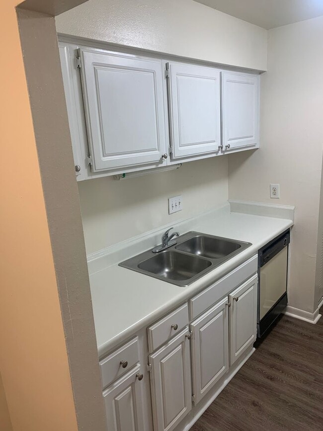 Photo - 1 Bedroom 1Bath Condo Available with Water Unit #4