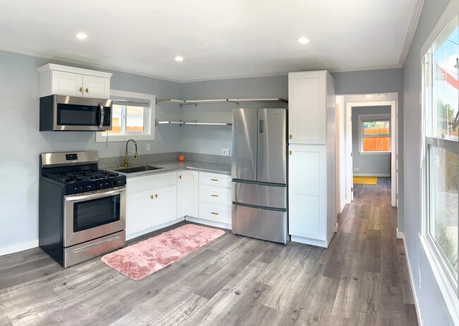 Photo - 4954 35th St