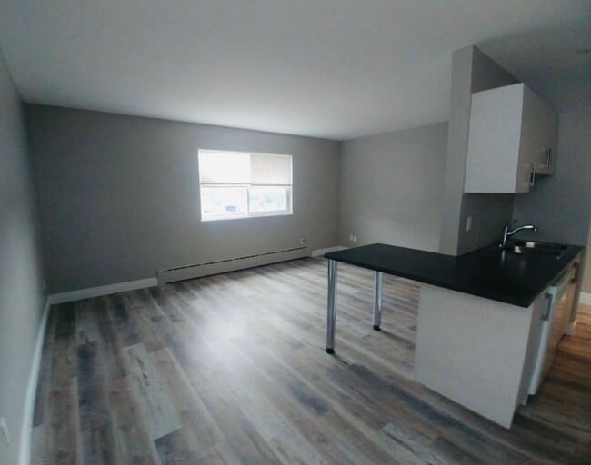 Photo - 2422 Keele St