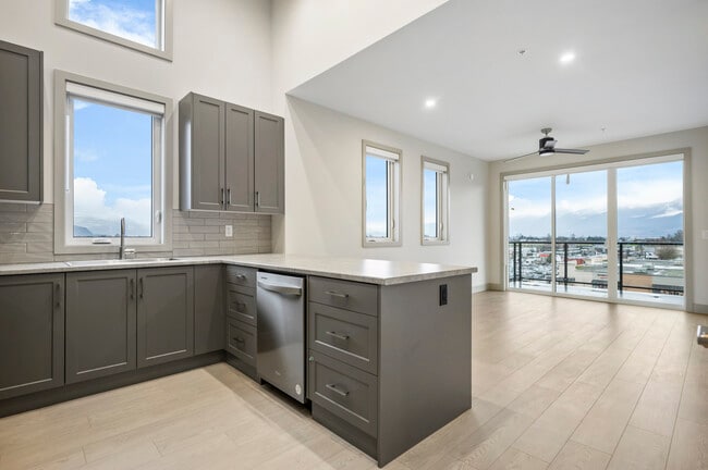 Photo - 45547-45547 Knight Rd