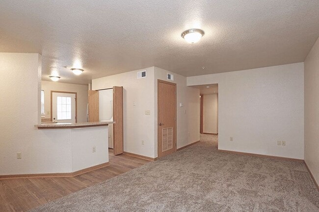 Photo - FAIRMONT HILLS APARTMENTS