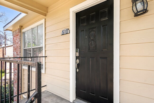 Building Photo - 7402 Alabonson Rd Unit 510