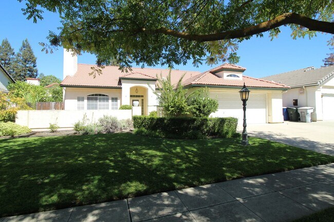 2747 Browning Ave