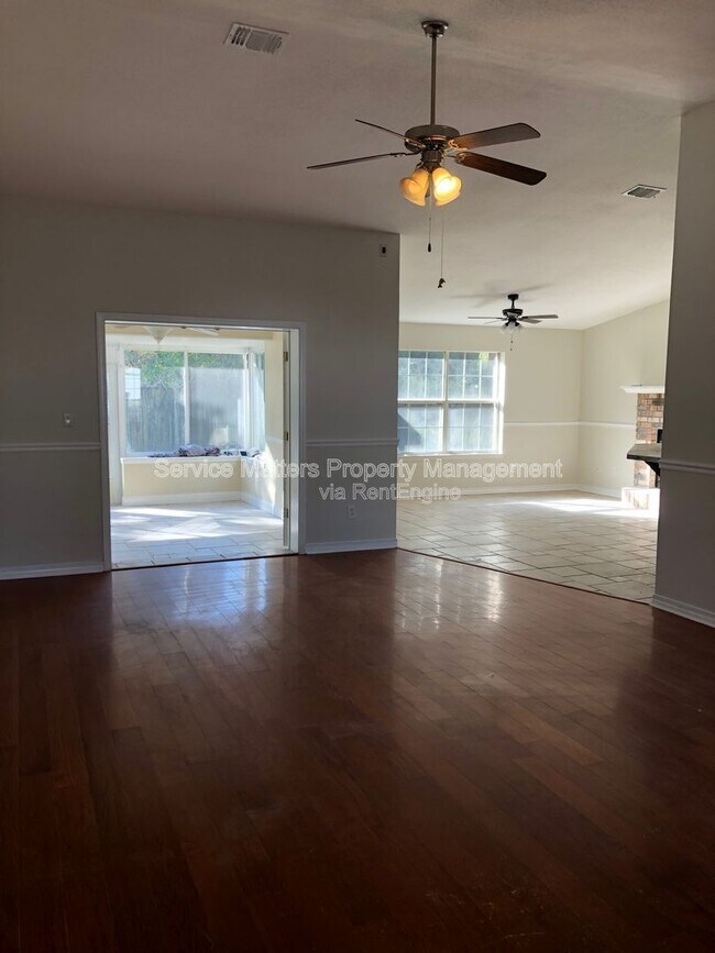 Photo - 4421 Amberwood Cir