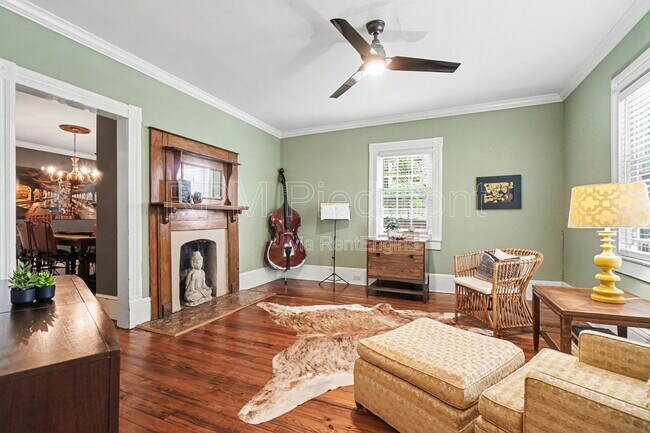 Photo - 712 Hill St SE
