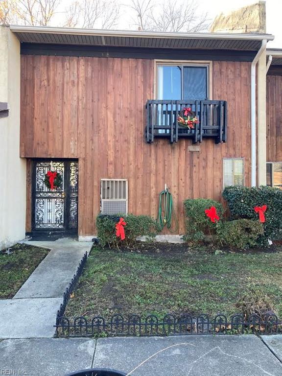 Photo - 6427 Edward St Townhome