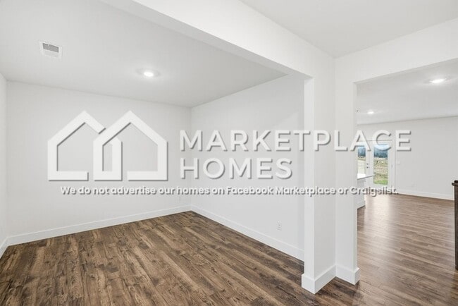 Photo - 8203 Watercolour Ln