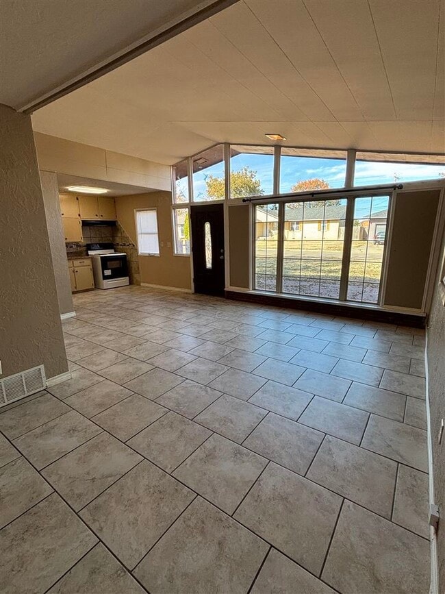 Photo - 2906 NW Euclid Ave