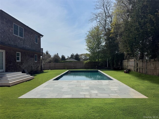 Photo - 20 Alanson Ln