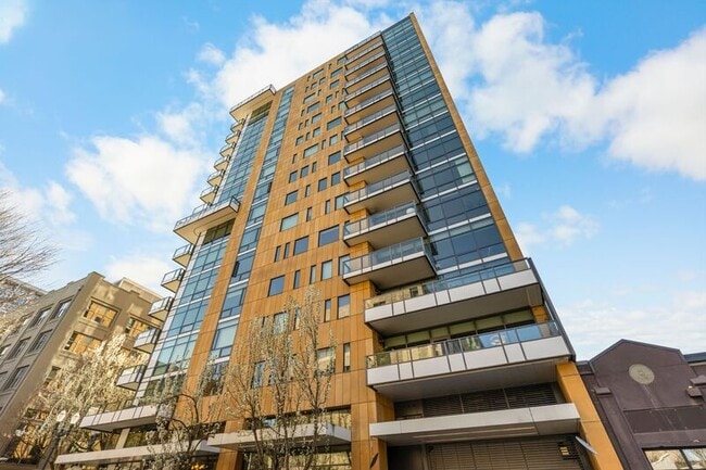 Building Photo - 311 NW 12th Ave Unit #204