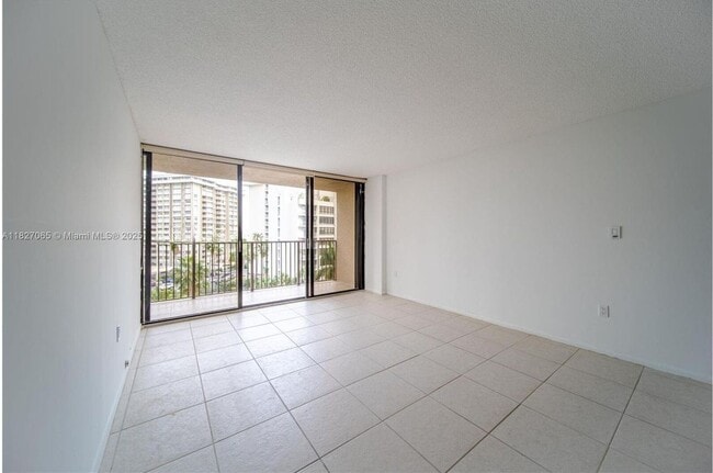 Building Photo - 1450 Brickell Bay Dr Rental