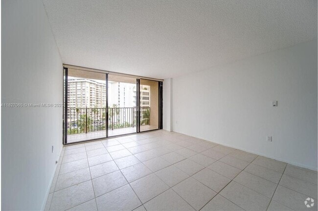 Building Photo - 1450 Brickell Bay Dr Rental
