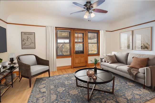 Large Living room - 2010 S 92nd St Townhome