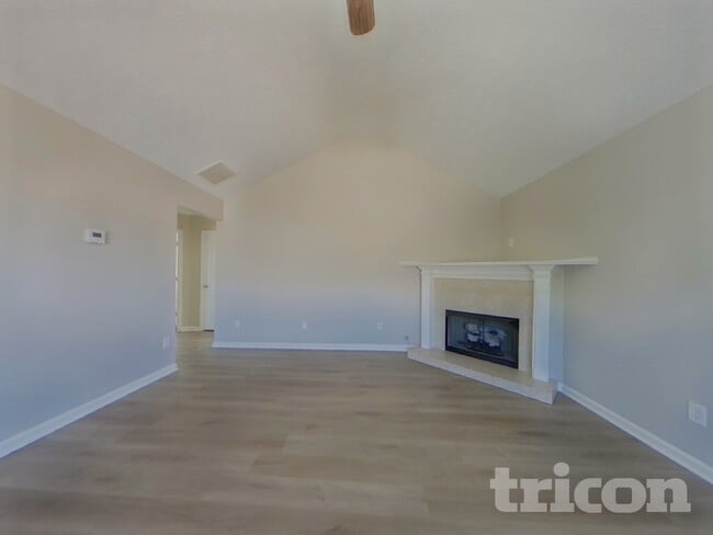 Photo - 225 Victoria Blvd