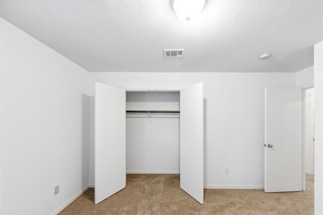 Photo - 142 Thunder Basin Dr