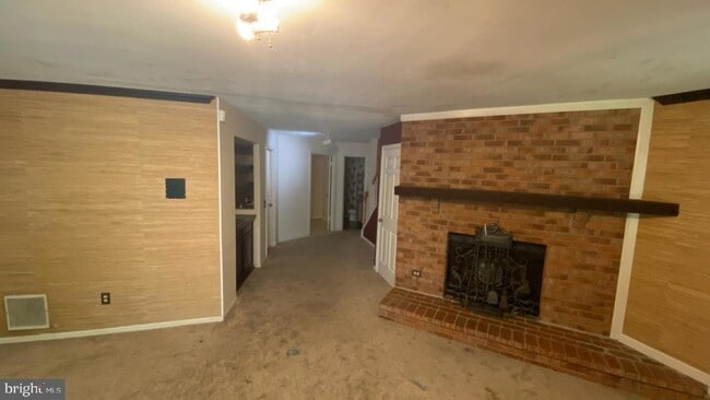 8915 Grandstaff Ct