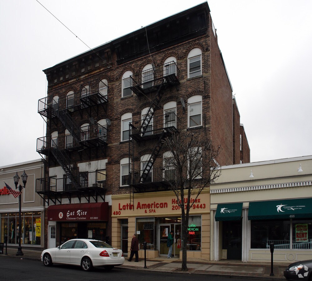 Photo - 490 Broadway