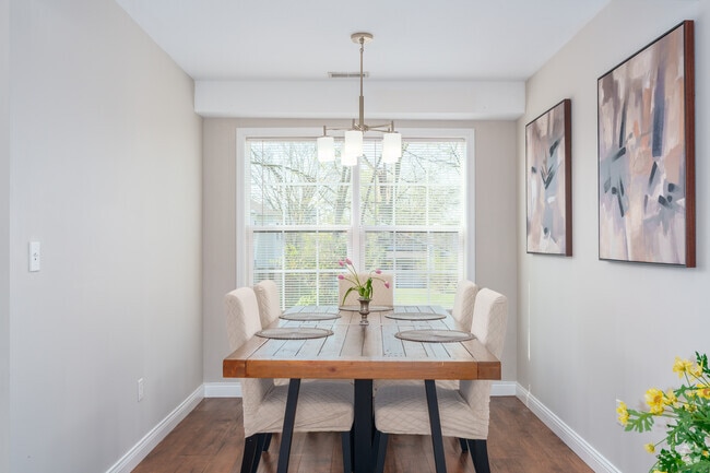 3BR, 2.5BA - 1,480SF - Dining Room