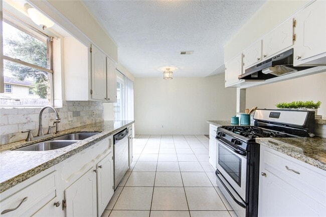 Photo - 950 Grand Jct Dr