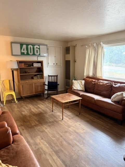 135 Ridgeway Dr