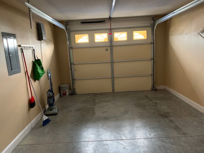 Photo - 703 Greensboro Way