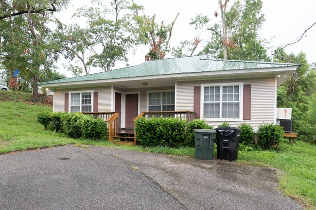 Photo - 285 E Harrison St